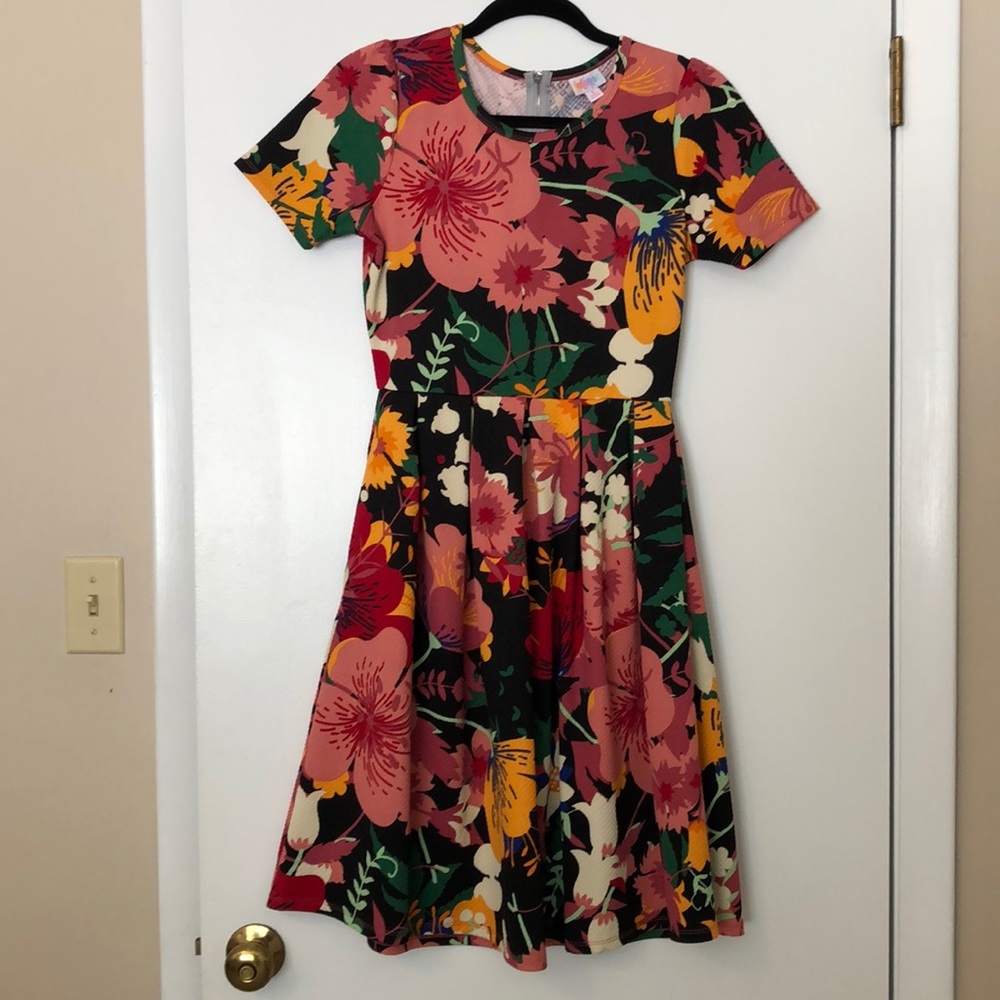 LuLaRoe Amelia
